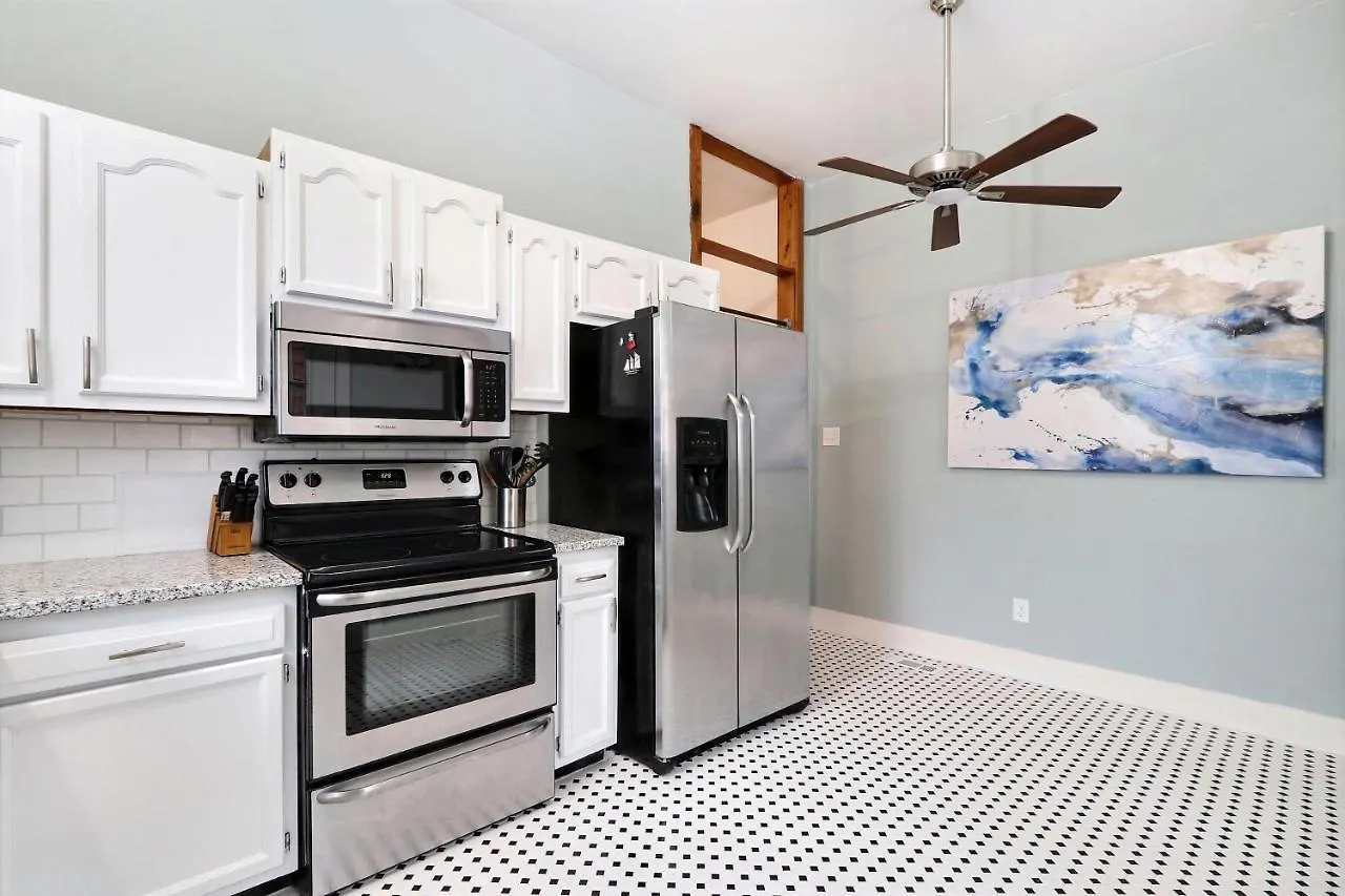 Gallery Stays - Low Country Savannah Apartment